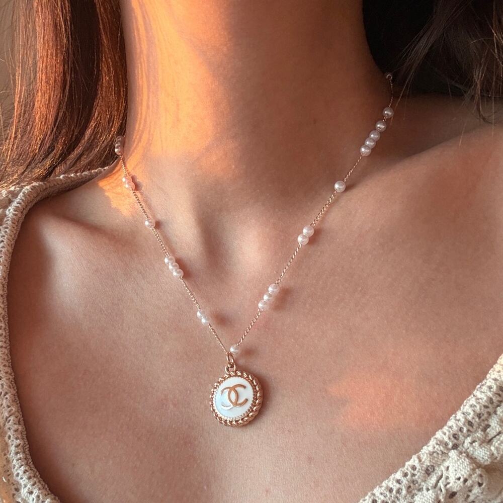 🎁BOGO Sale! Vintage ONLY 1! CHANEL Pearl Upcycled Necklace - Picture 5 of 8